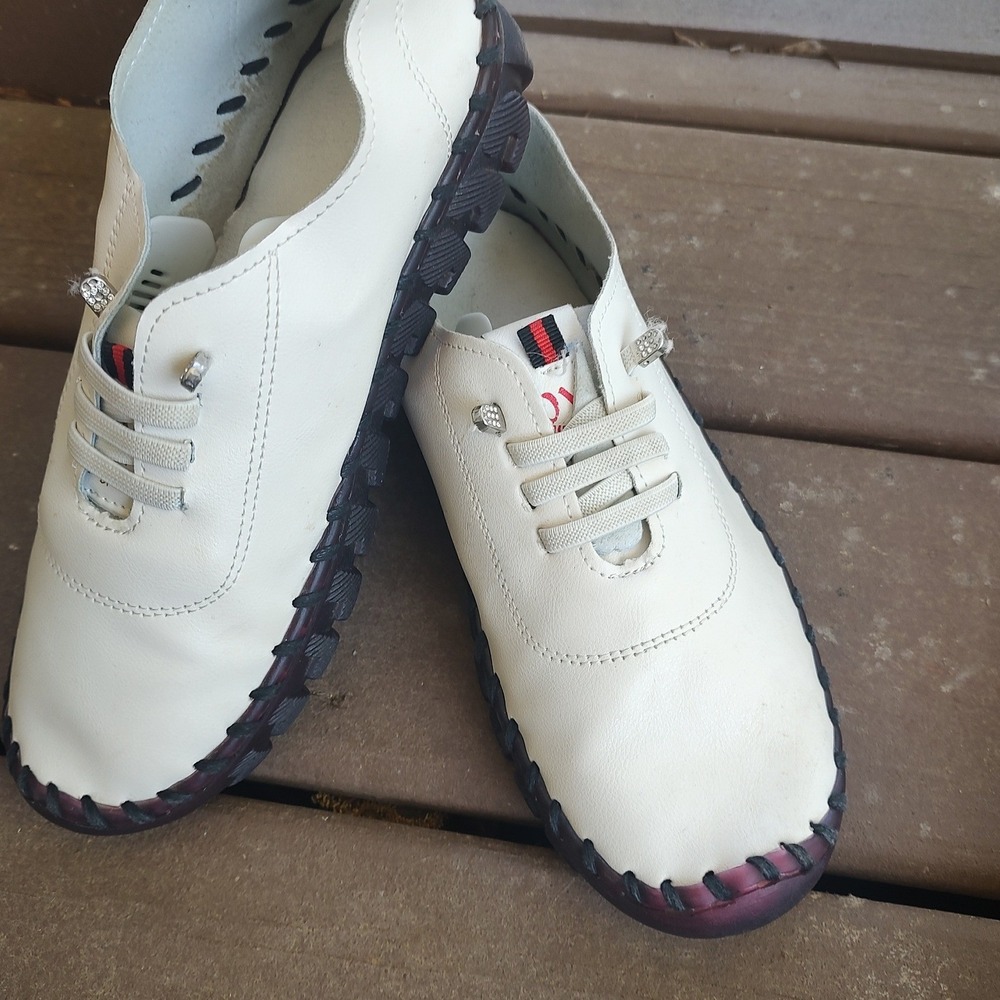 Womens White Leather Whipstitch Slip On Bungee Lace Sneakers Size 39 EU 8 US - Picture 2 of 8